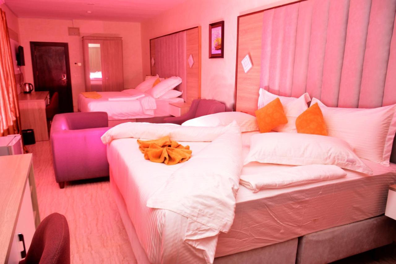 Vacation Villa Hotels And Suites Asaba Exterior photo