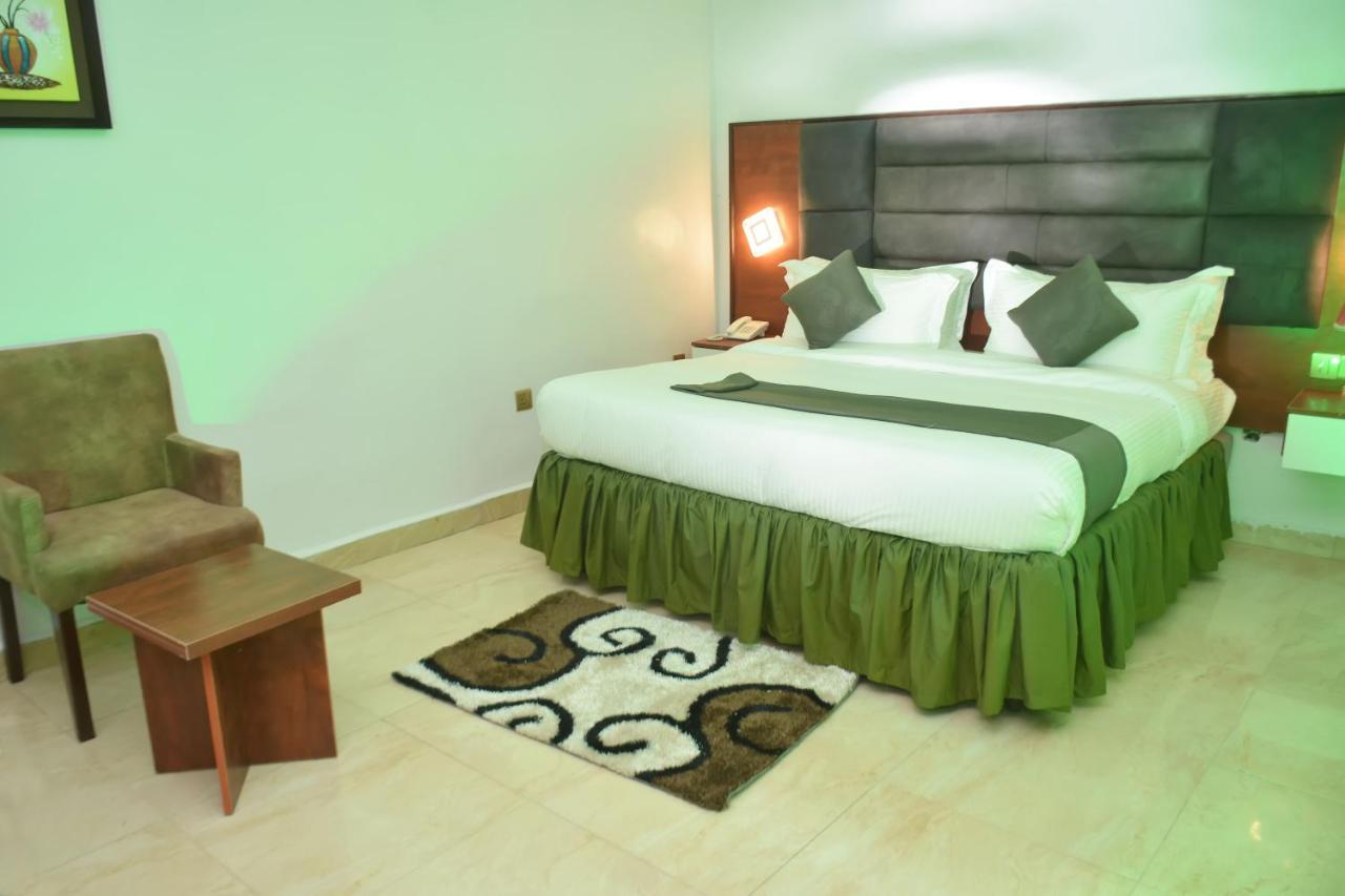 Vacation Villa Hotels And Suites Asaba Exterior photo